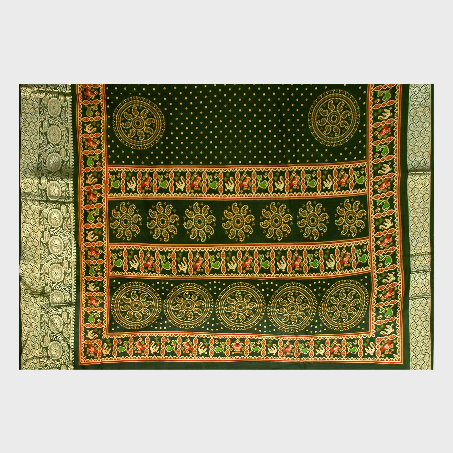 Mehndi Green Saree, Viscose Saree, Synthetic Saree, Saree with Border, Unstitched Blouse Saree, Lightweight Saree, Breathable Saree, Festive Saree, Daily Wear Saree, Bloomaya Saree, Online Saree Shopping, Indian Saree